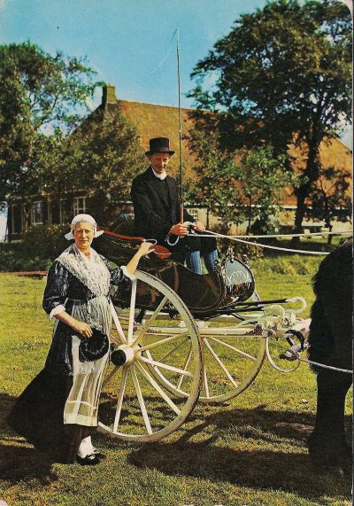 Mooi Friesland, Friese Klederdracht met sjees Netherlands